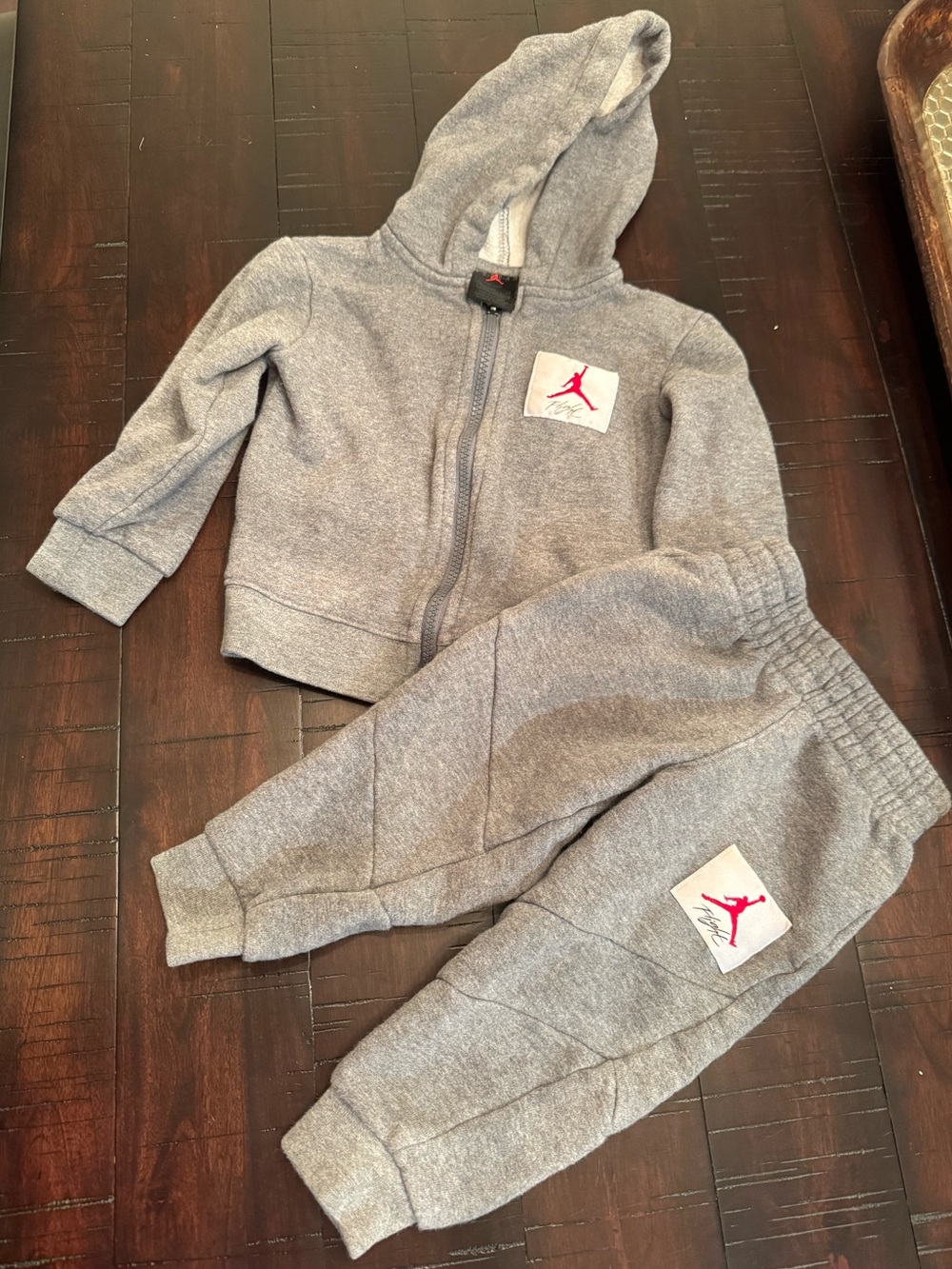 Jordan Kids Gray Hooded Full Zip Sweatshirt & Joggers Set size 2T